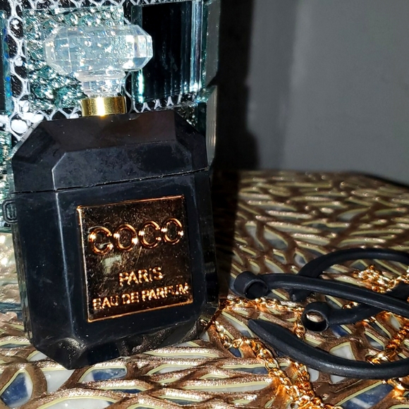 AIRPOD GEN 1 & 2 SILICONE GOLD PERFUME BOTTLE CASE - Picture 4 of 8